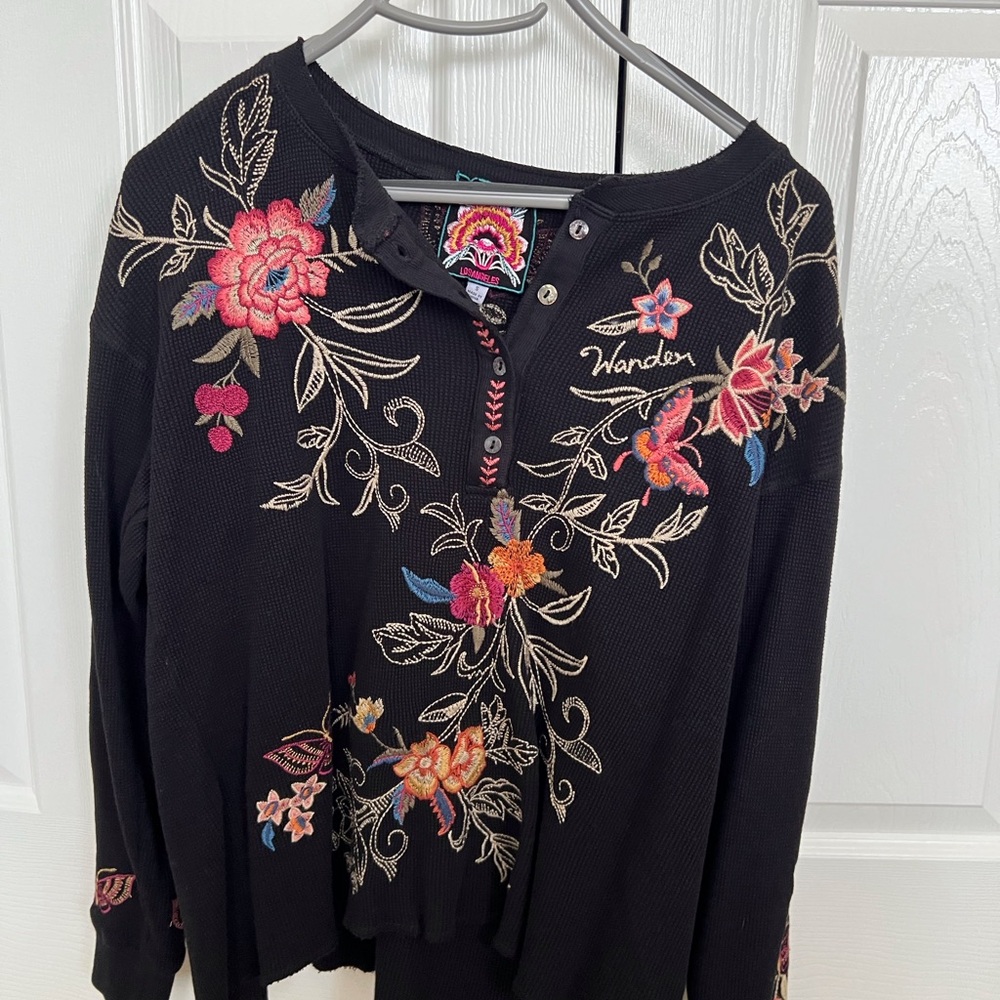 Johnny Was, thermal shirt